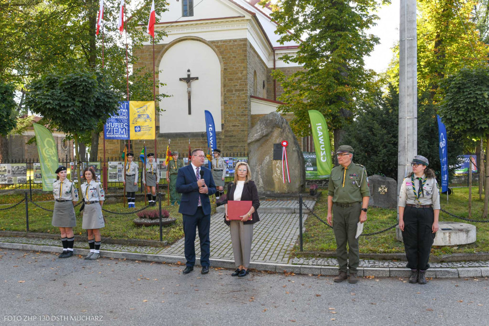zbiorka_04_2527092026_powsinogi_f-135